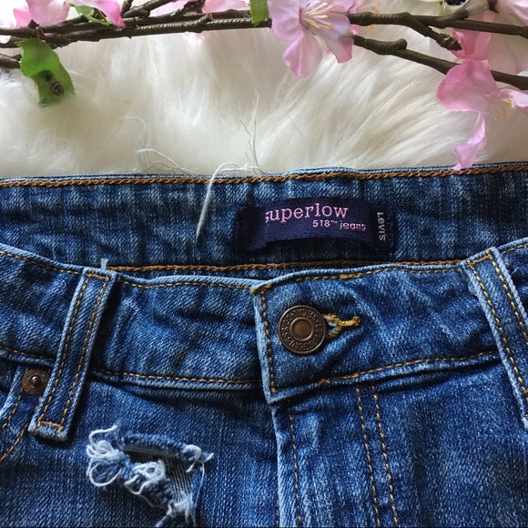 Levi’s Superlow 518 Distressed Jean Shorts Sz 11 - Picture 8 of 9